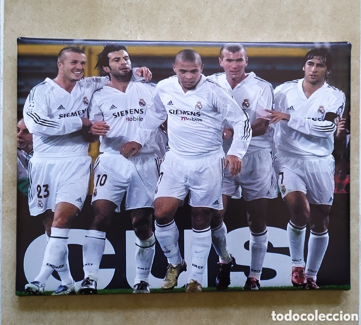 Coleccionismo deportivo: Cuadro cartel REAL MADRID gal&aacute;cticos - Foto 1