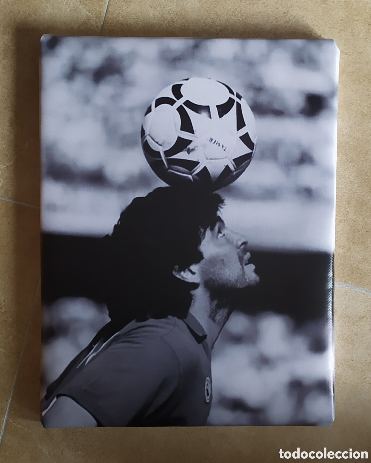 Coleccionismo deportivo: Cuadro cartel MARADONA bal&oacute;n - Foto 1