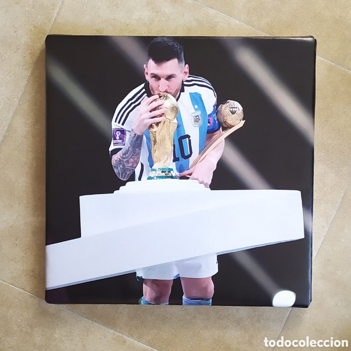 Coleccionismo deportivo: Cuadro cartel MESSI copa - Foto 1