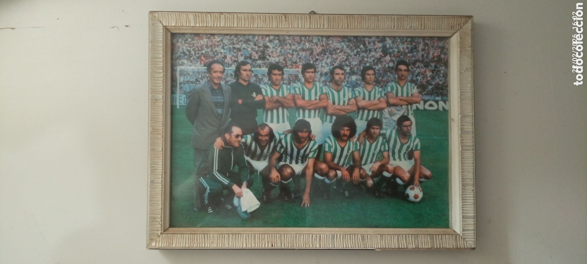 Coleccionismo deportivo: Real Betis Balompi&eacute;.Campe&oacute;n Copa 1976 /77.Cuadro con cristal enmarcado.Eurobetis.20 x 30.