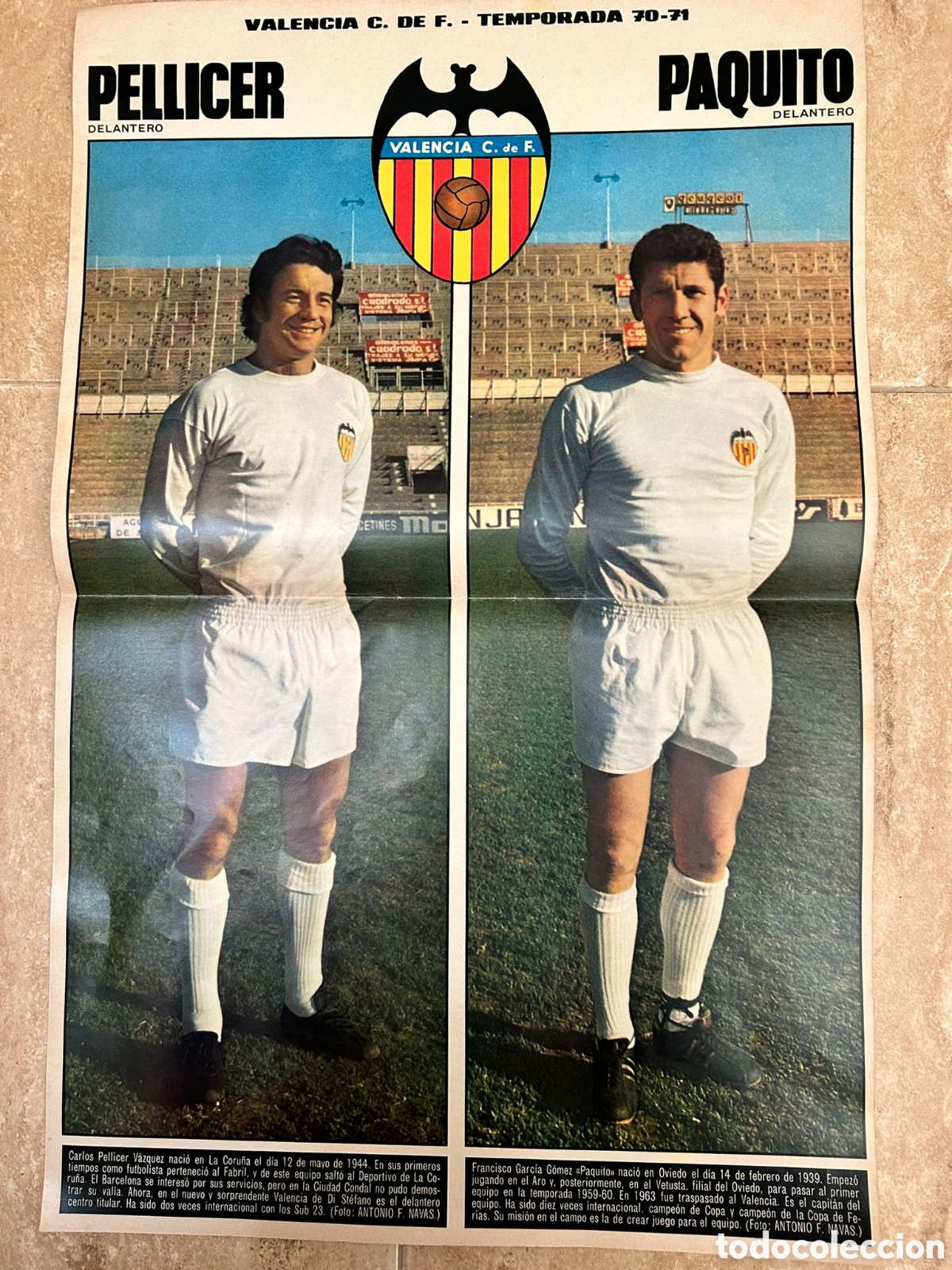 Coleccionismo deportivo: Valencia club de f&uacute;tbol campe&oacute;n liga 1970/71 poster 52x33'50 Pellicer y Paquito