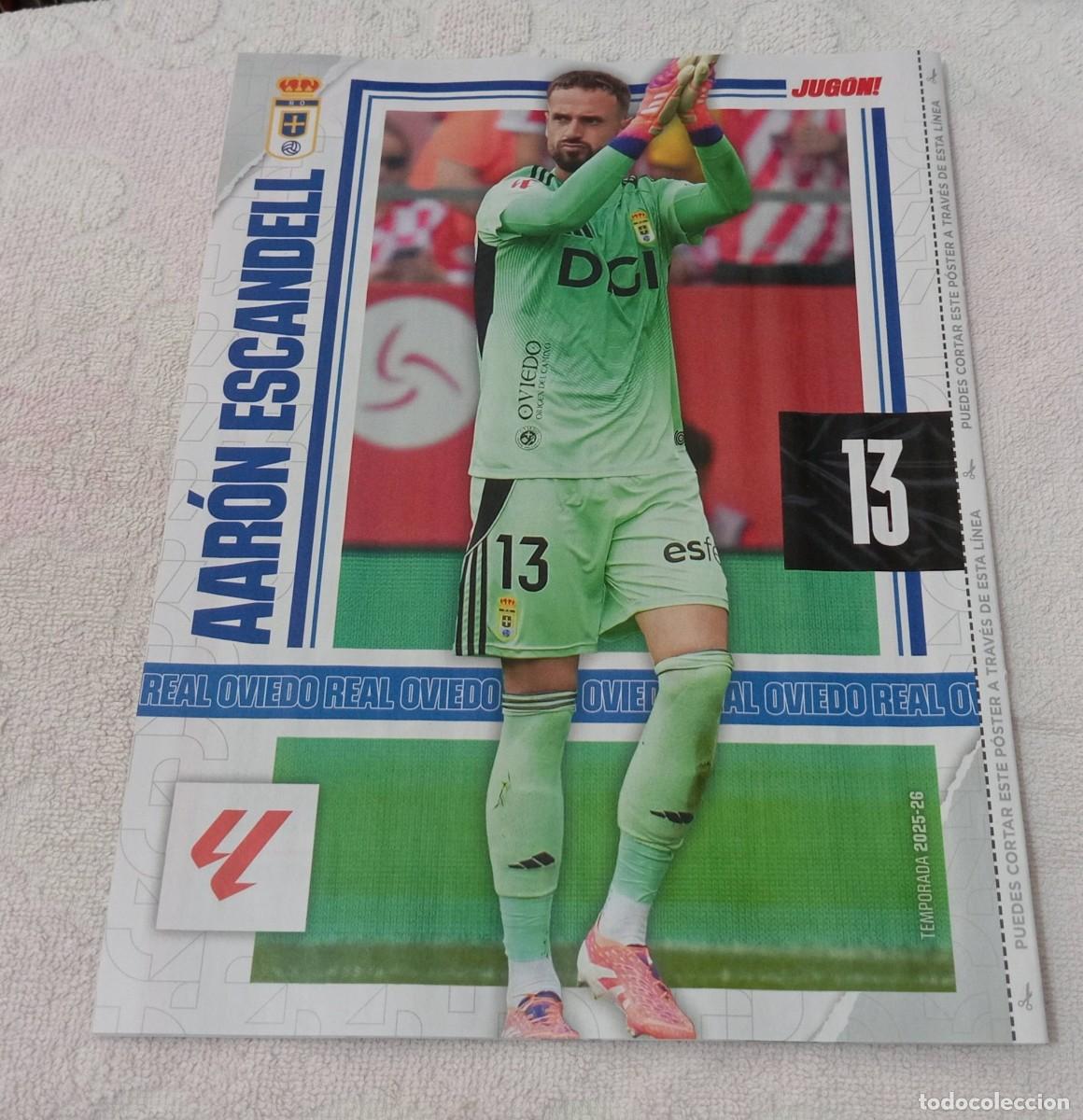 Coleccionismo deportivo: -POSTER DE FUTBOL DEL JUGADOR AARON ESCANDELL ( OVIEDO ) TEMPORADA 25-26