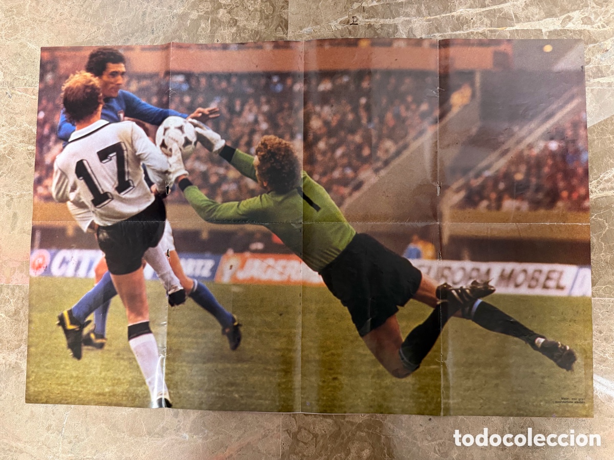 Coleccionismo deportivo: P&oacute;ster gigante revista ONZE 54x81 cm Seep Maier / calendario Liga 78-79