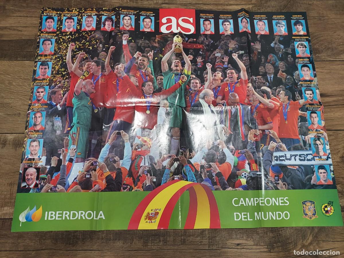 Coleccionismo deportivo: DIARIO AS. POSTER SELECCION ESPA&Ntilde;A CAMPEONES DEL MUNDO 2010 FUTBOL. 78 X 60 CM