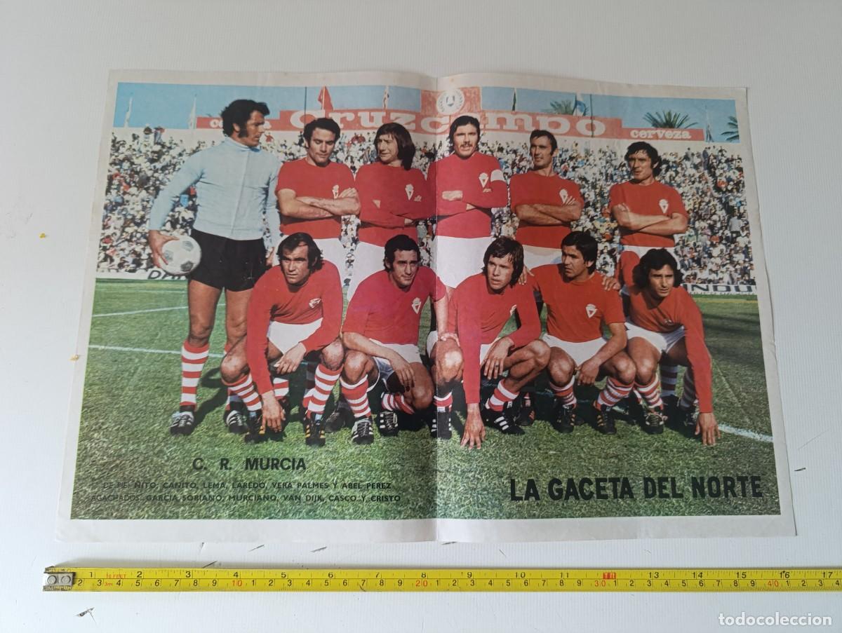 Coleccionismo deportivo: POSTER - ALINEACION C.R. MURCIA - LA GACETA DEL NORTE - A&Ntilde;OS 70 - 42CM X 29CM - ( ARRUGA )