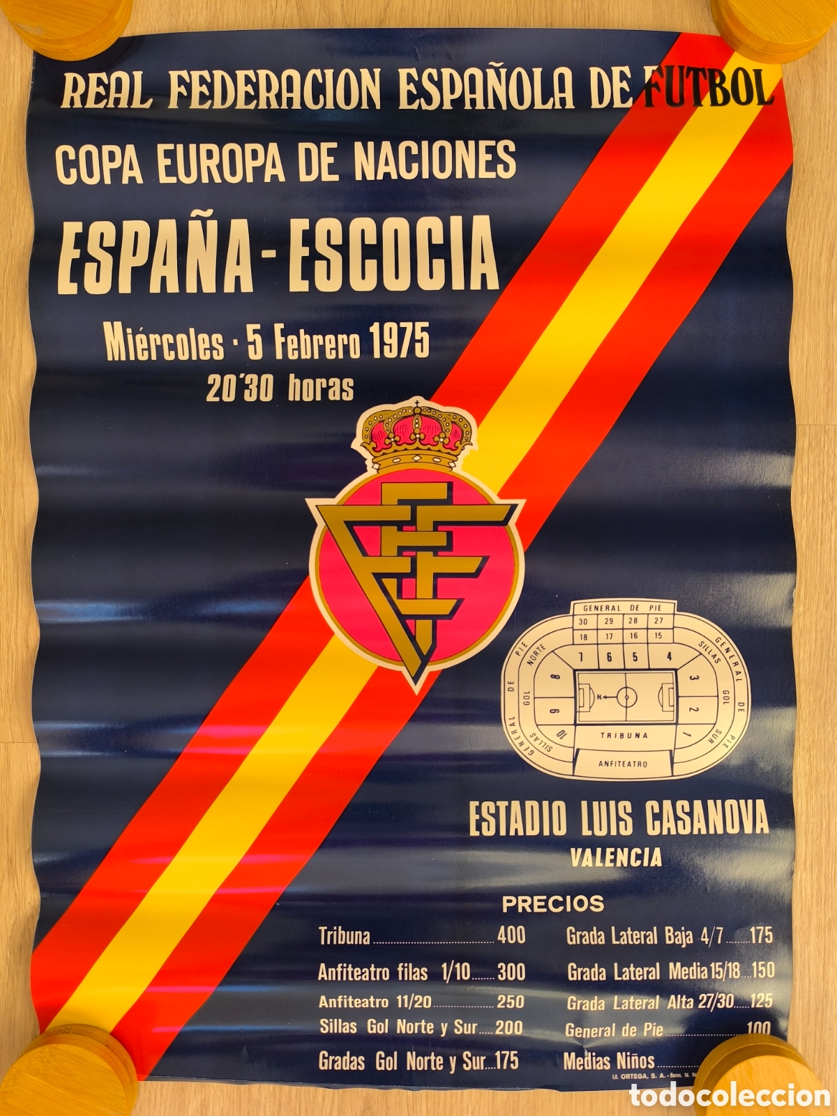 Coleccionismo deportivo: RW CARTEL FUTBOL COPA EUROPA DE NACIONES ESPA&Ntilde;A ESCOCIA 1975 ESTADIO LUIS CASANOVA VALENCIA CD16 RR