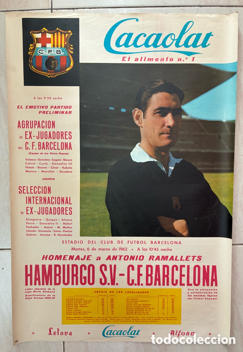 Coleccionismo deportivo: CARTEL OFICIAL PARTIDO FUTBOL HOMENAJA A RAMALLETS HAMBURGO SV VS C.F BARCELONA 1962