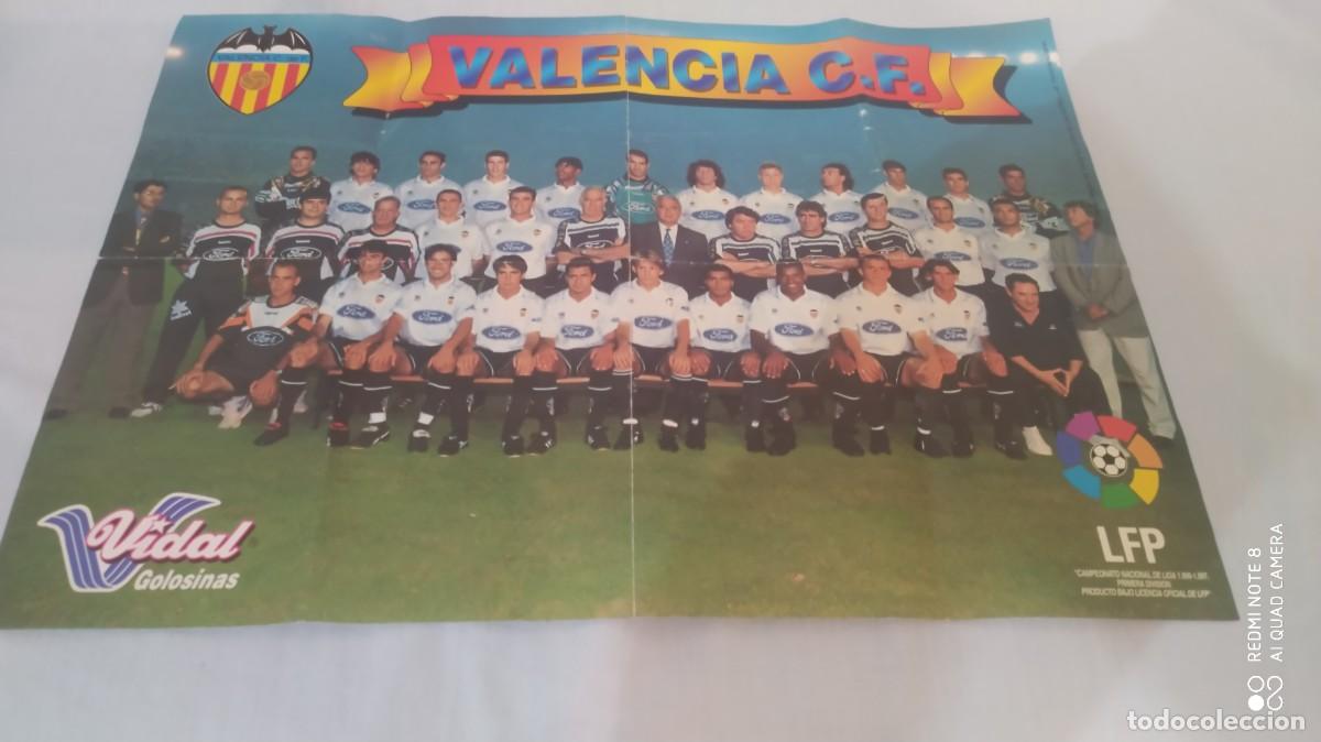 Coleccionismo deportivo: POSTER PLANTILLA VALENCIA 1996 1997 GOLOSINAS VIDAL CON ROMARIO KARPIN LUIS ARAGONES