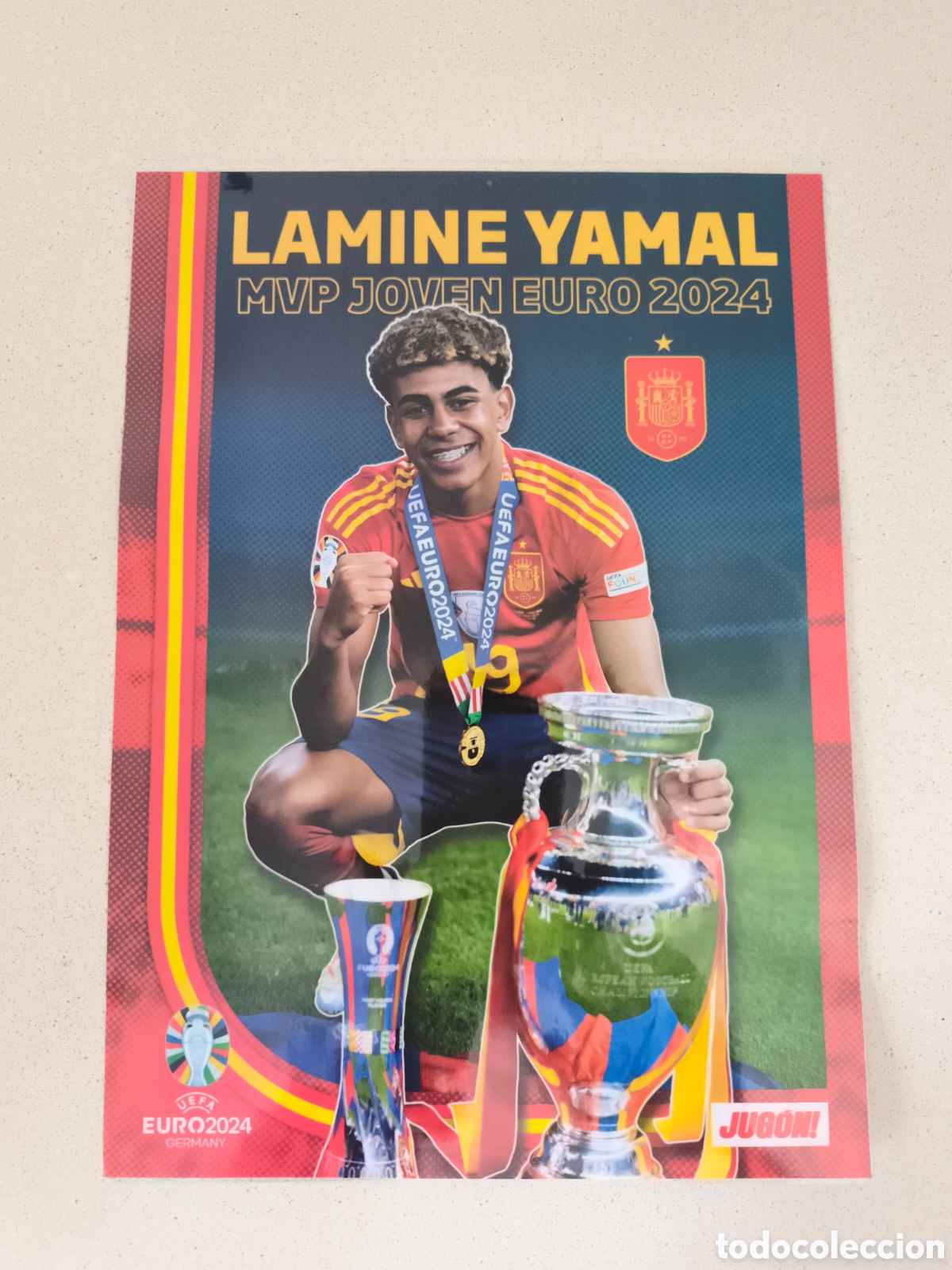Coleccionismo deportivo: POSTER PLASTIFICADO LAMINE YAMAL ESPA&Ntilde;A. MVP JOVEN EUROCOPA 2024. REVISTA JUG&Oacute;N.