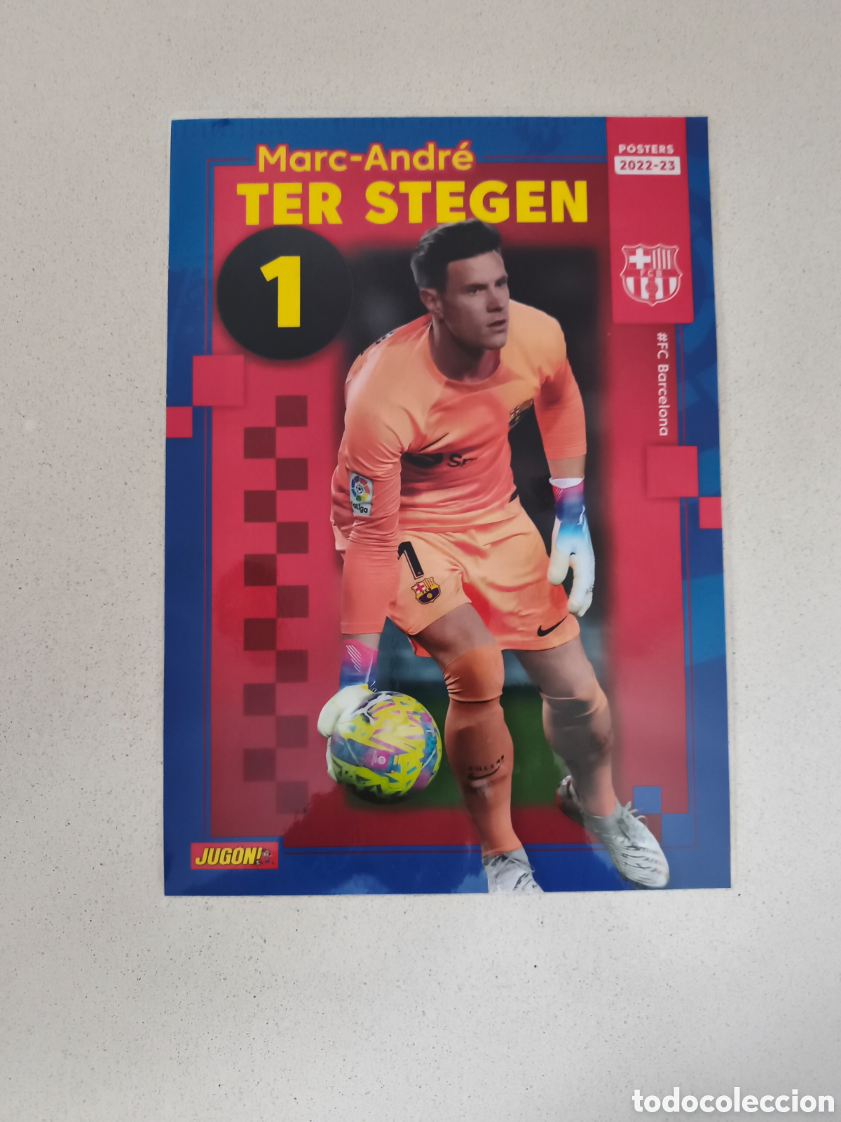 Coleccionismo deportivo: POSTER PLASTIFICADO TER STEGEN FC BARCELONA 22/23. REVISTA JUG&Oacute;N.
