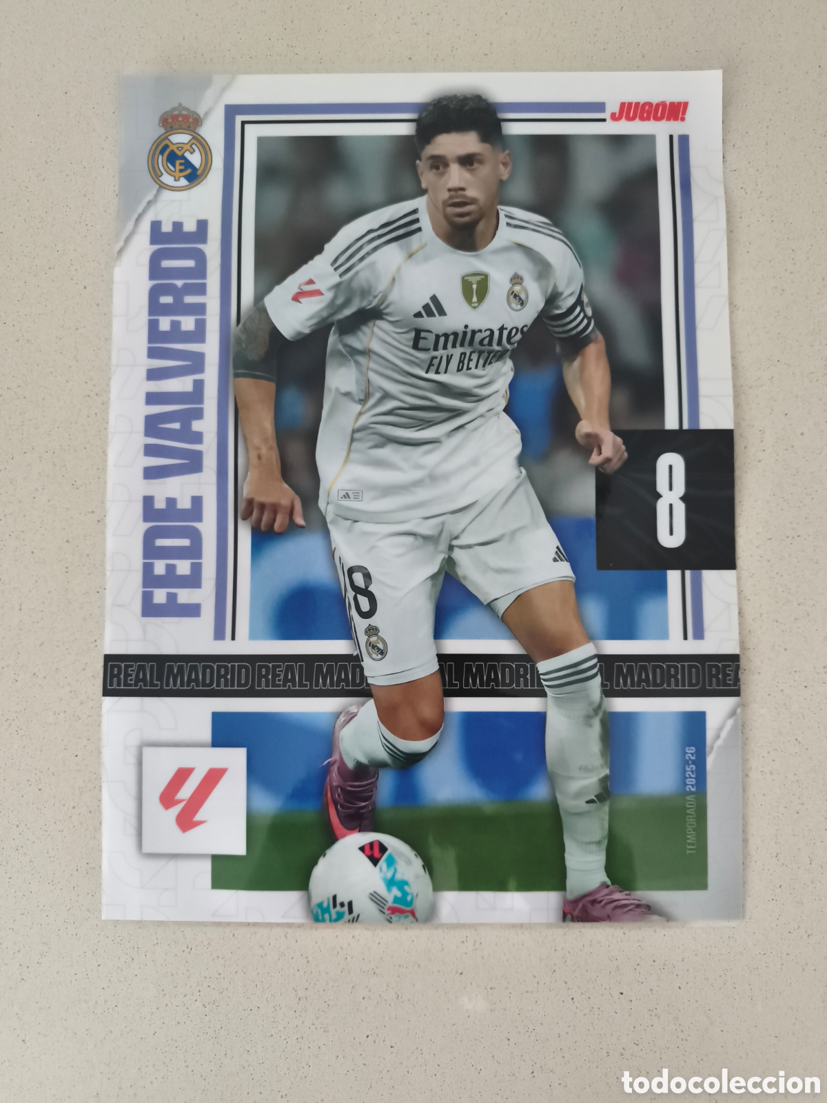 Coleccionismo deportivo: POSTER PLASTIFICADO FEDE VALVERDE REAL MADRID 25/26. REVISTA JUG&Oacute;N.