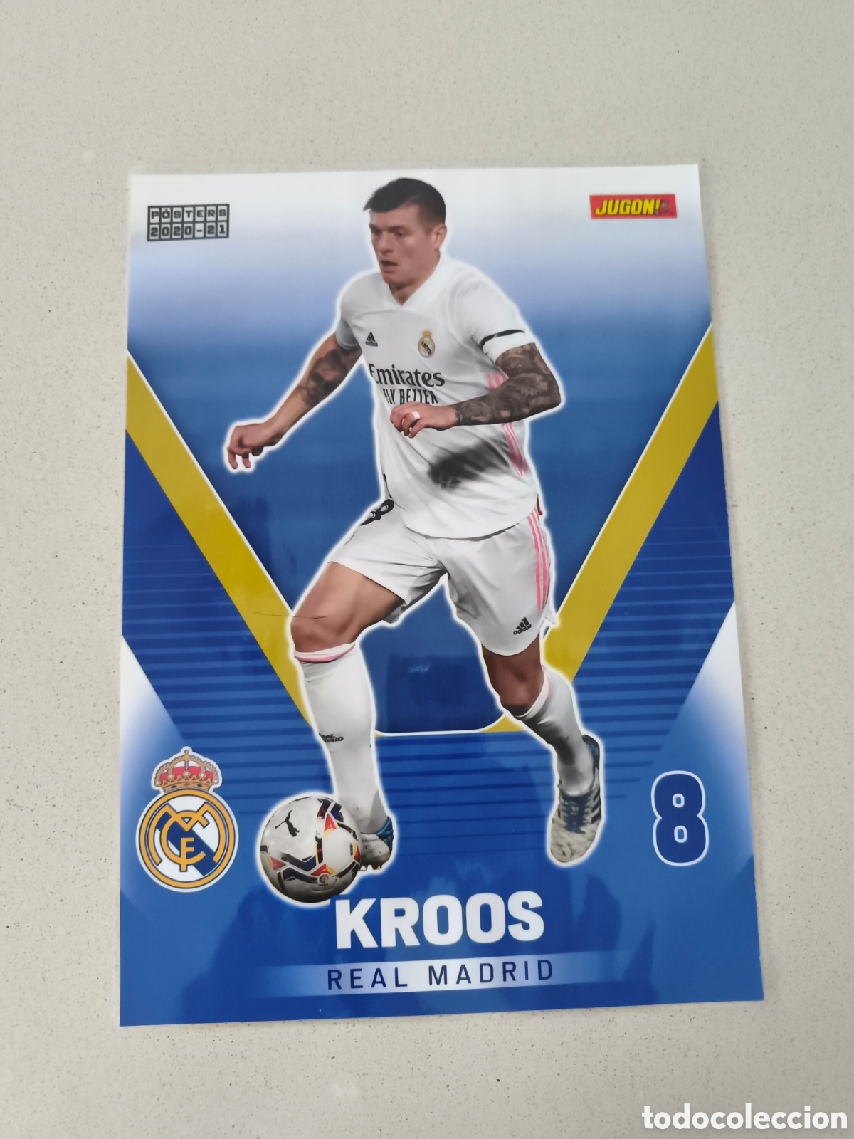 Coleccionismo deportivo: POSTER PLASTIFICADO KROOS REAL MADRID 20/21. REVISTA JUG&Oacute;N.