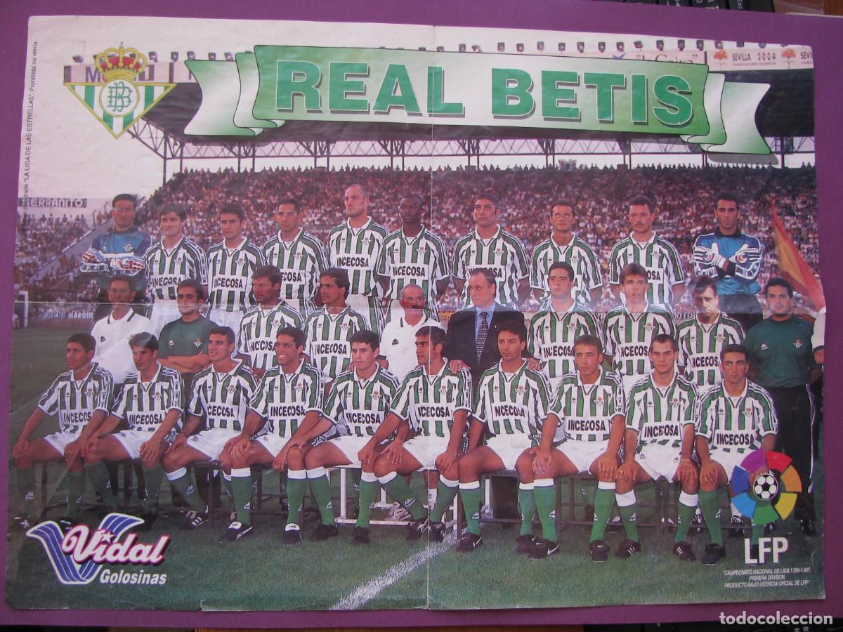 Coleccionismo deportivo: POSTER DE REGALO DEL CHICLE LA LIGA DE LAS ESTRELLAS. REAL BETIS. GOLOSINAS VIDAL. 42X30 CM. 1996 97