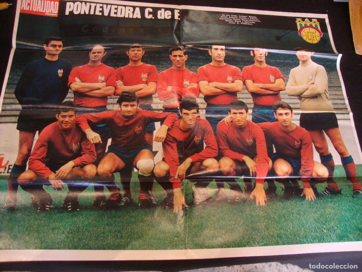Coleccionismo deportivo: POSTER REVISTA ACTUALIDAD ESPA&Ntilde;OLA PONTEVEDRA C DE F MEDIDAS 67 X 51