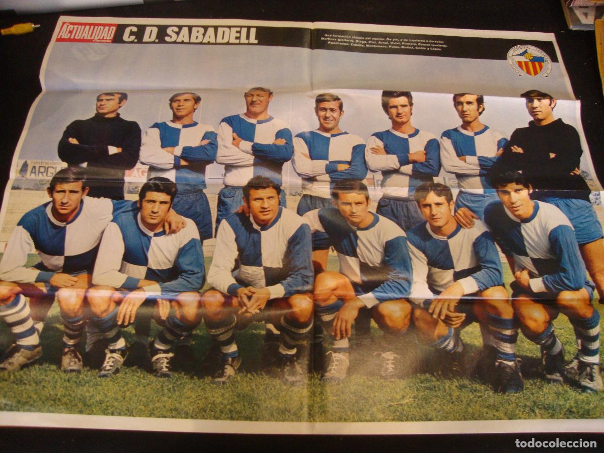 Coleccionismo deportivo: POSTER REVISTA ACTUALIDAD ESPA&Ntilde;OLA C D SABADELL MEDIDAS 67 X 51