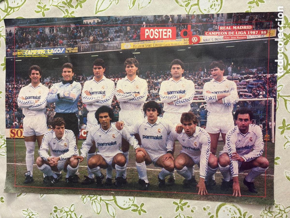 Coleccionismo deportivo: L&aacute;mina / P&oacute;ster doble Don Bal&oacute;n (1988) - Real Madrid Campe&oacute;n Liga 1987-88 / Santillana