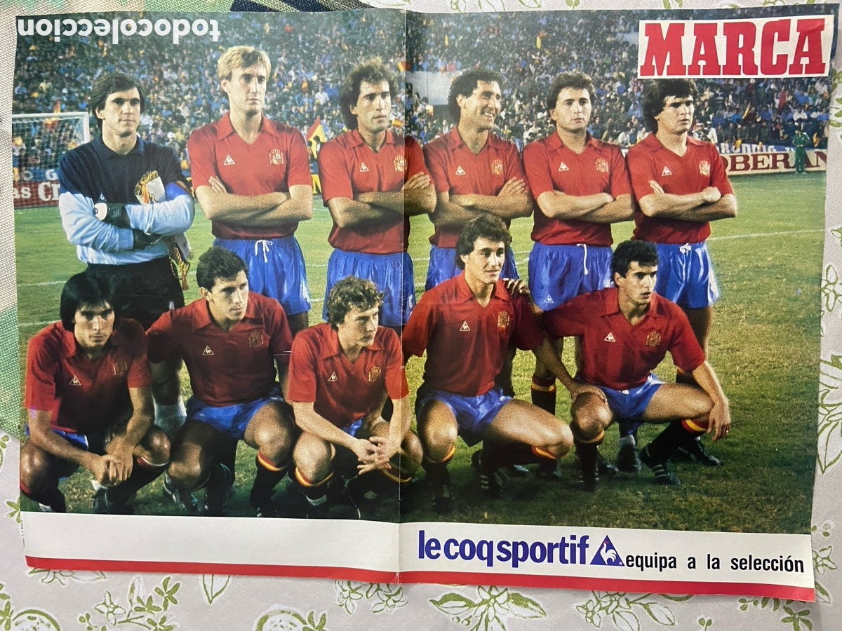 Coleccionismo deportivo: P&oacute;ster MARCA Selecci&oacute;n Espa&ntilde;ola 1985 - Mundial M&eacute;xico 86 (Patrocinio Le Coq Sportif)