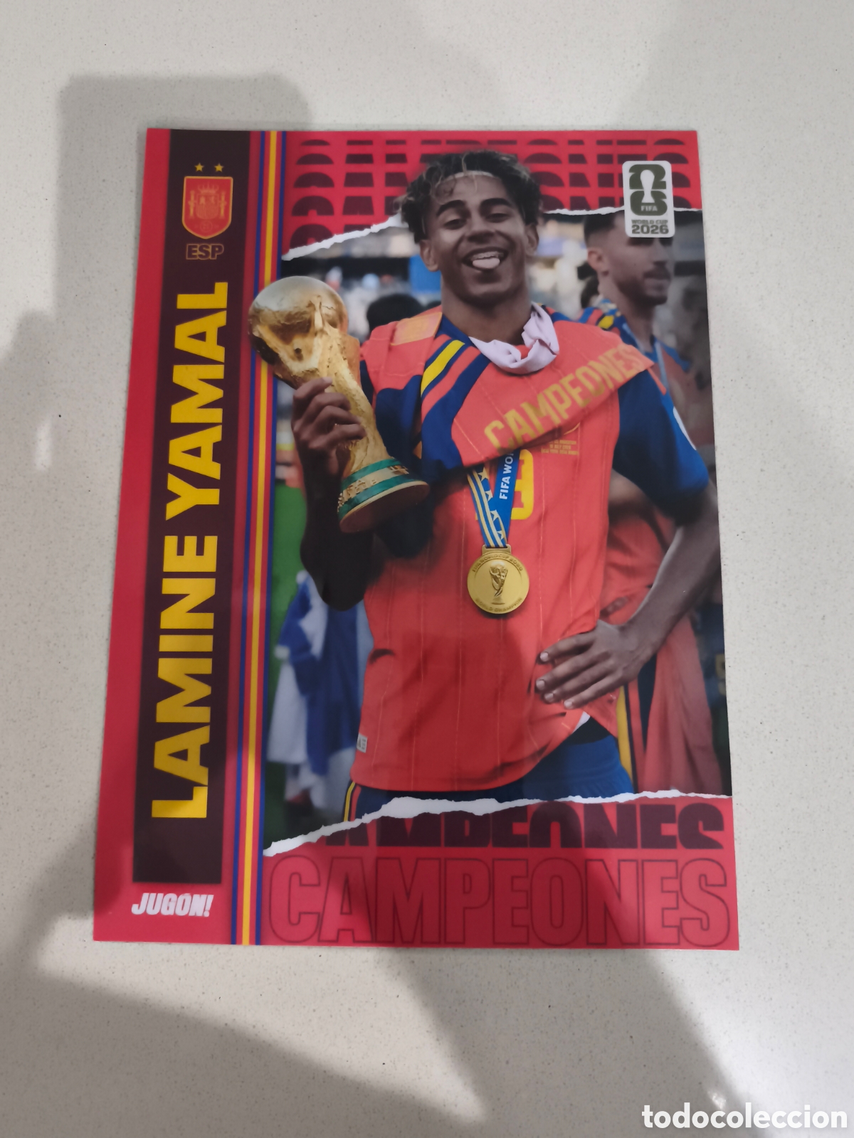 Coleccionismo deportivo: P&Oacute;STER PLASTIFICADO LAMINE YAMAL ESPA&Ntilde;A CAMPEONA DEL MUNDO. MUNDIAL 2026. FIFA.