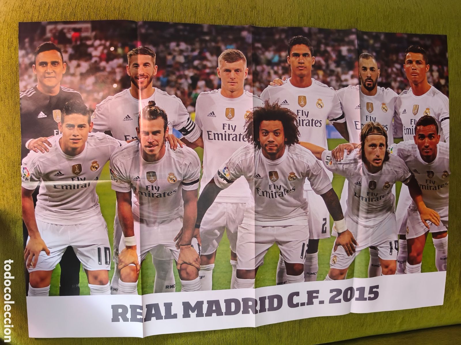 Sports collectibles: SUPER P&Oacute;STER DOBLE DEL REAL MADRID Y DEL FC BARCELONA TEMPORADA 2015. MEDIDAS 56x82.