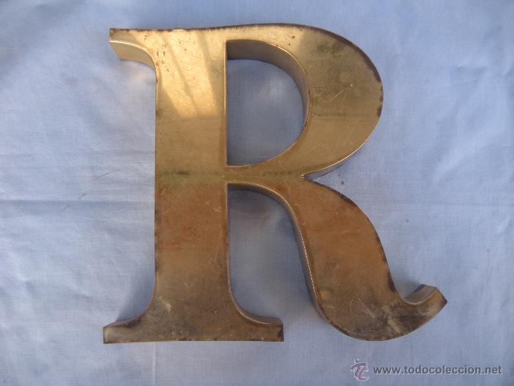 Carteles: LETRA R MET&Aacute;LICA - Foto 1