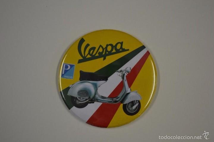 Affiches: PACK DE 5 IMANES DE 75MM DE DI&Aacute;METRO DE VESPA