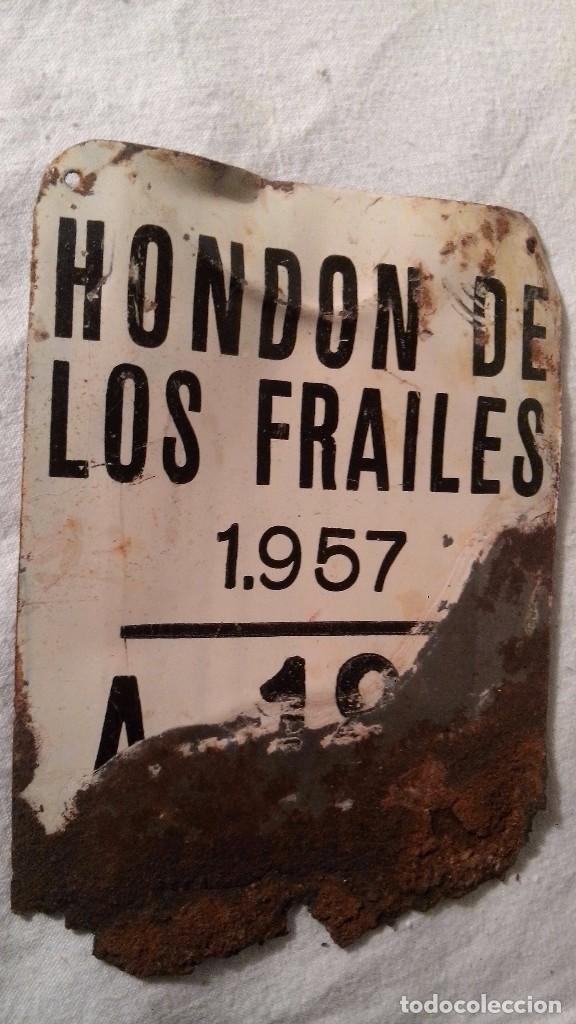 Posters: ANTIGUA PLACA CHAPA CARRO HONDO DE LOS FRAILES 1957