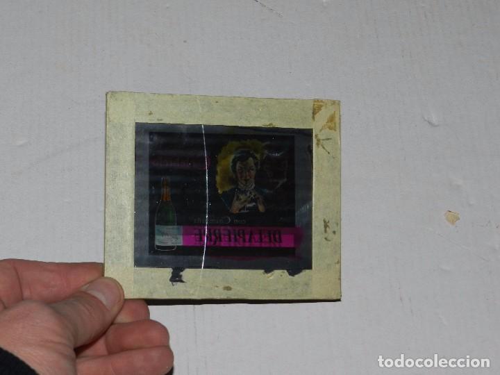 Posters: (MCAJON) PUBLI CINEMA - CELEBRALO CON CHAMPA&Ntilde;A DE LA PIERRE , 8'5 X 8'5 CM, TIENE UN PELO