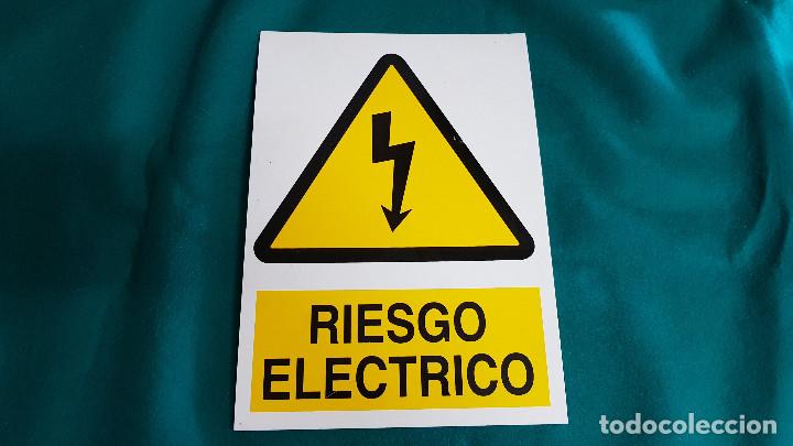 Carteles: CARTEL RIESGO ELECTRICO - Foto 2