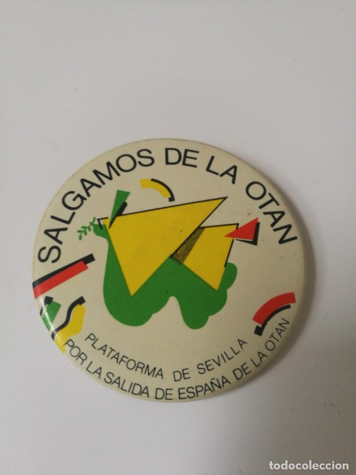Carteles: Chapa Salgamos de la OTAN - Foto 1