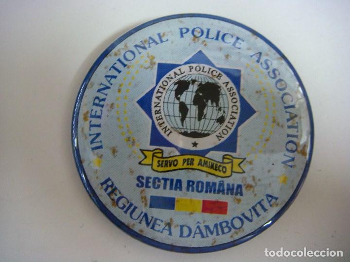 Plakate: CHAPA DE ALFILER DE INTERNATIONAL POLICE ASSOCIATION