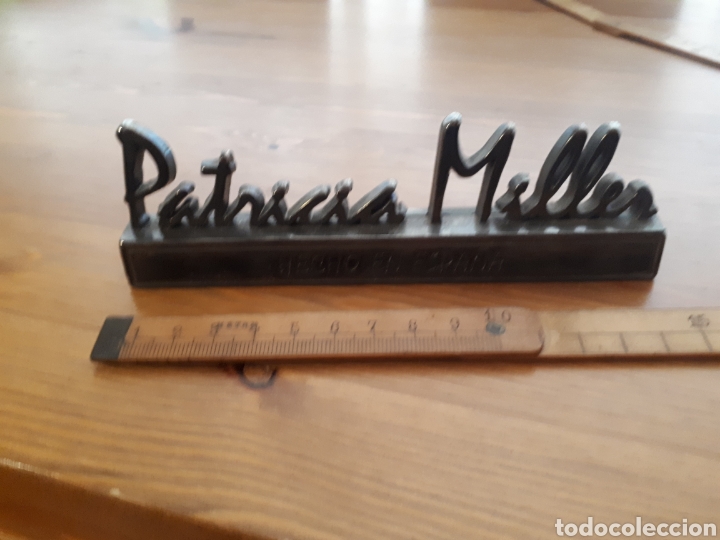 Posters: Display publicidad calzado Patricia Miller metal