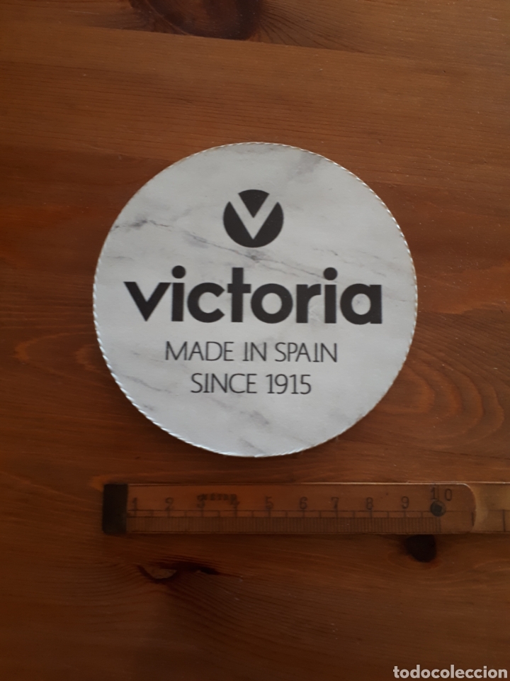 Posters: Publicidad calzado Victoria cart&oacute;n