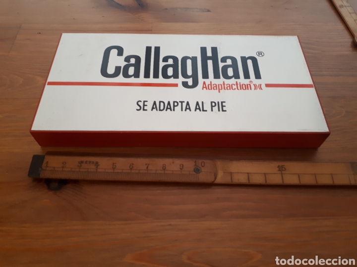 Carteles: Display publicidad calzado Callaghan madera - Foto 1