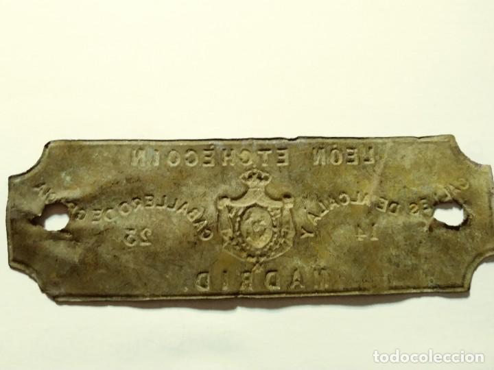 Carteles: Etch&eacute;coin, Le&oacute;n. Chapa de establecimiento - Foto 3
