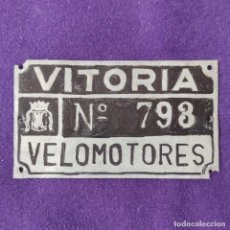 Carteles: ANTIGUA CHAPA - MATRICULA DE VITORIA. Nº793 VELOMOTORES. PLACA.. Lote 205390953