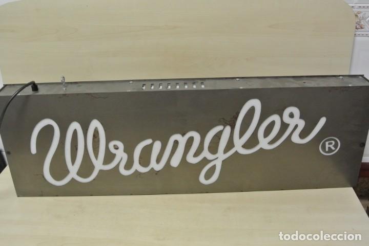 cartel luminoso de wrangler, ropa vaquera - Comprar Carteles antiguos,  Chapas y Espejos Esmaltados y Litografiados en todocoleccion - 322210753