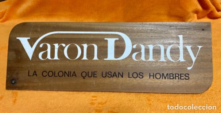 Carteles: Cartel en madera VARON DANDY - Foto 1