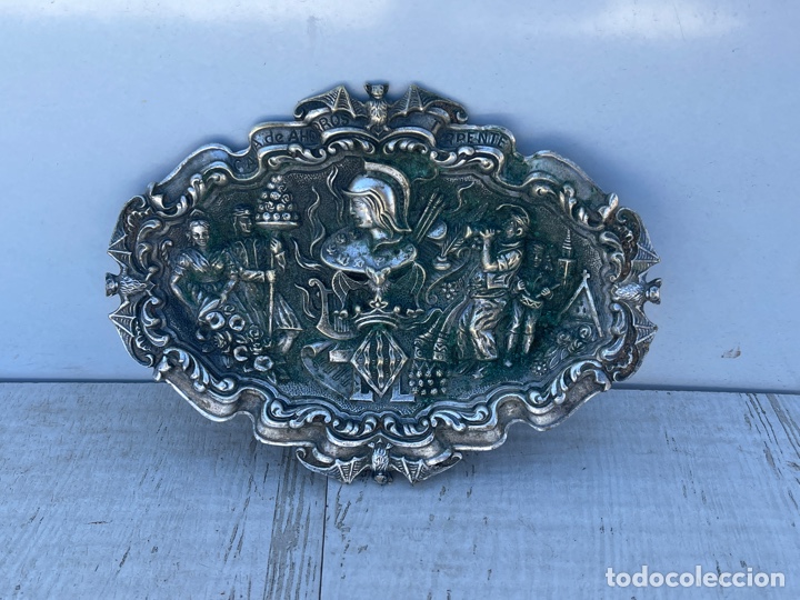 Posters: Antigua placa de caja de ahorros torrent