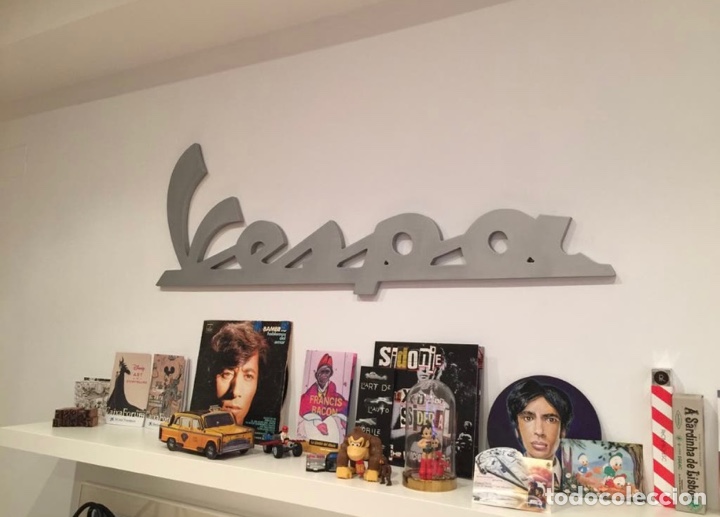 Carteles: Logotipo VESPA en madera pintada - Foto 1