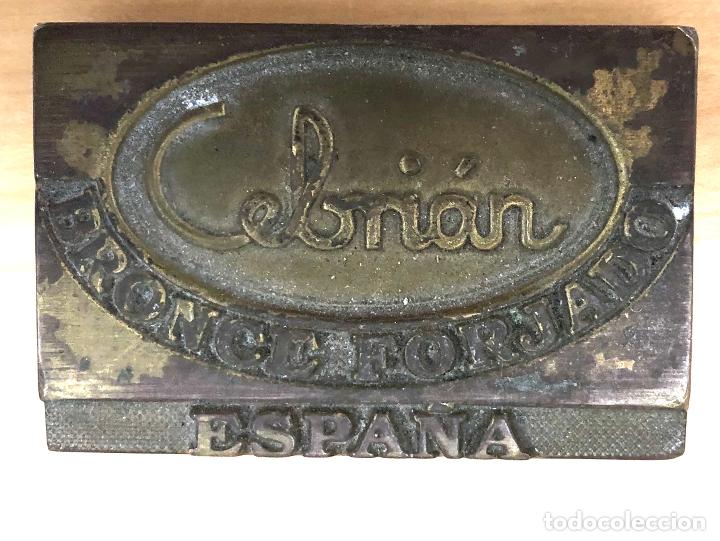 Carteles: CHAPA CEBRIAN FORJADA EN BRONCE. ESPA&Ntilde;A - Foto 1