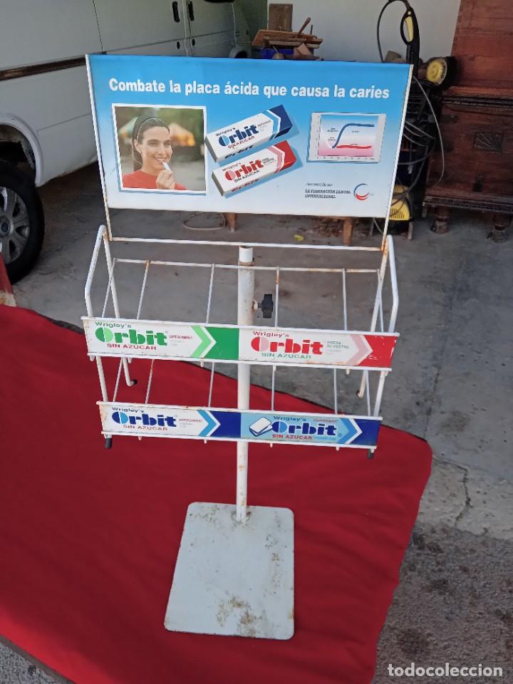 Carteles: EXPOSITOR DE CHAPA PROPAGANDA CHICLES ORBIT - Foto 1