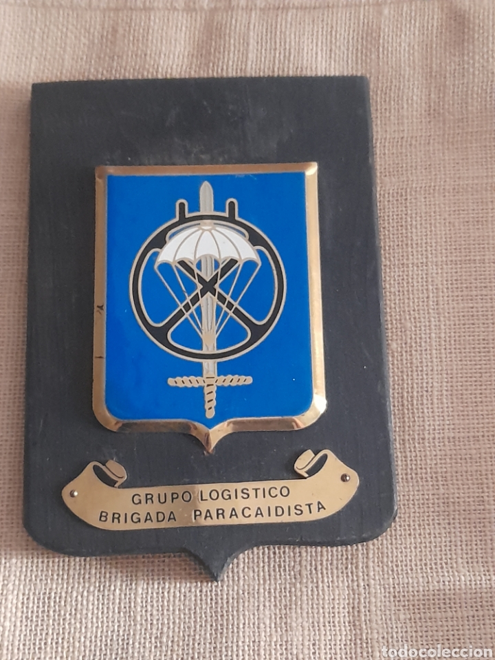 Affiches: Antigua metopa, Grupo log&iacute;stico Brigada Paracaidista