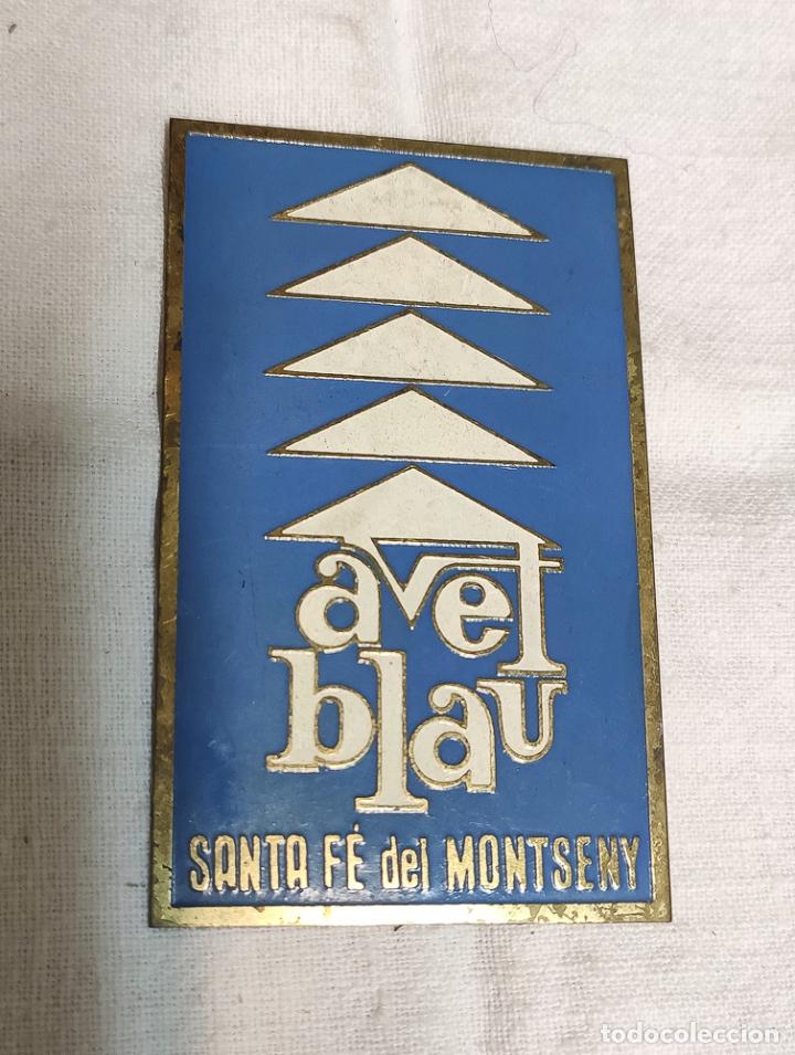 escudo de laton esmaltado restaurante avet blau Buy Antique