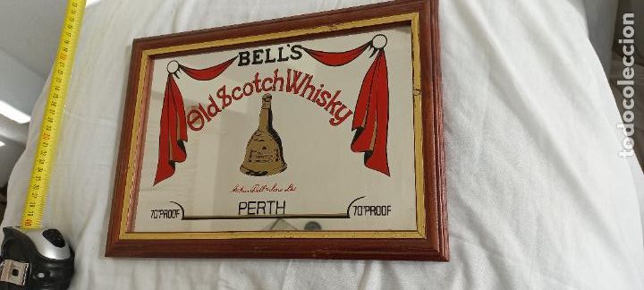 Affiches: BELL'S OLD SCOTCH WHISKY. PERTH. BELLS. CUADRO ESPEJO CARTEL PUBLICITARIO. 35 x 24,5 cm.