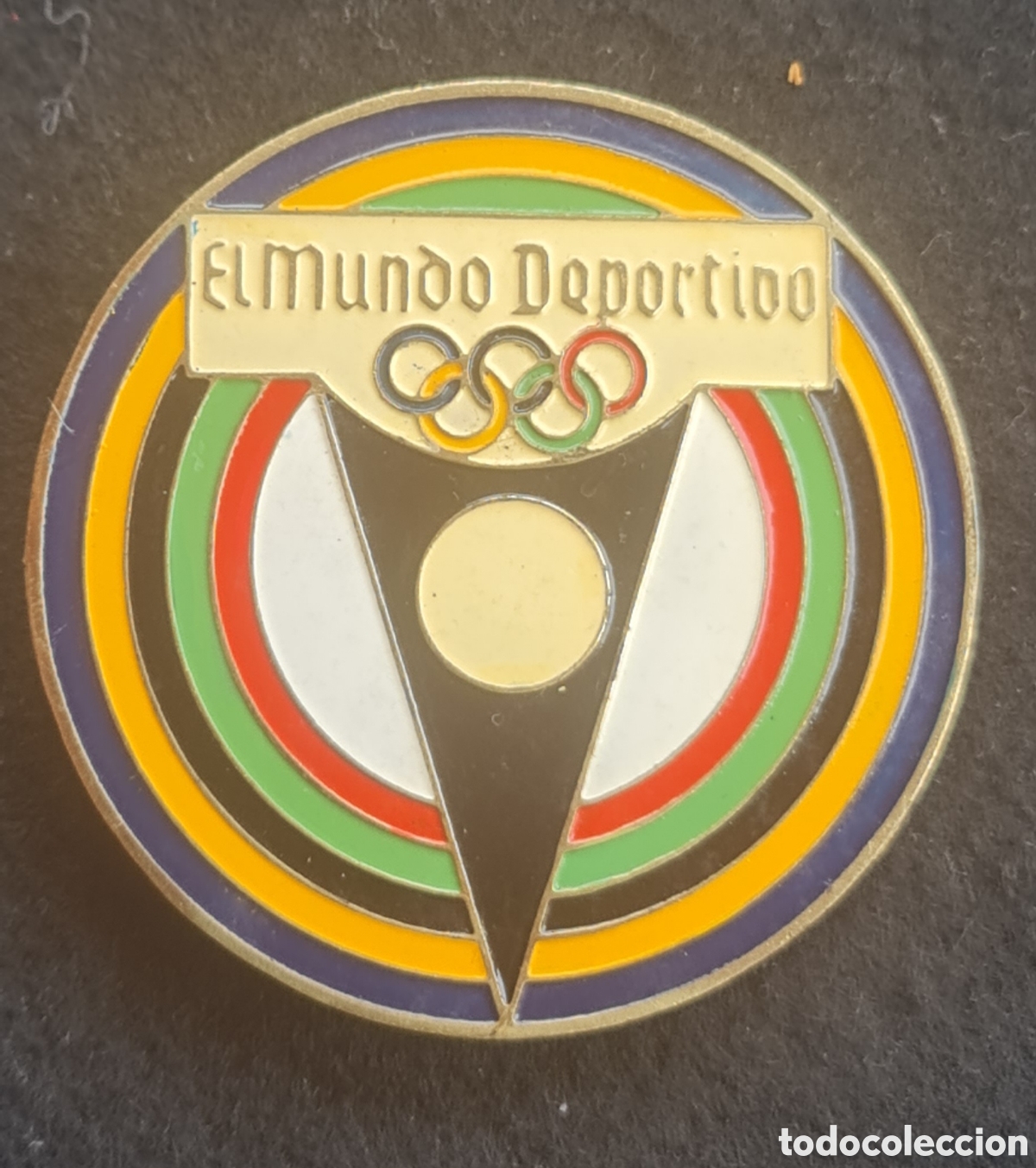 Carteles: Antigua Chapa Solapa de Mundo Deportivo con las iniciales en Reverso de Jos&eacute; Canalis Boxeador