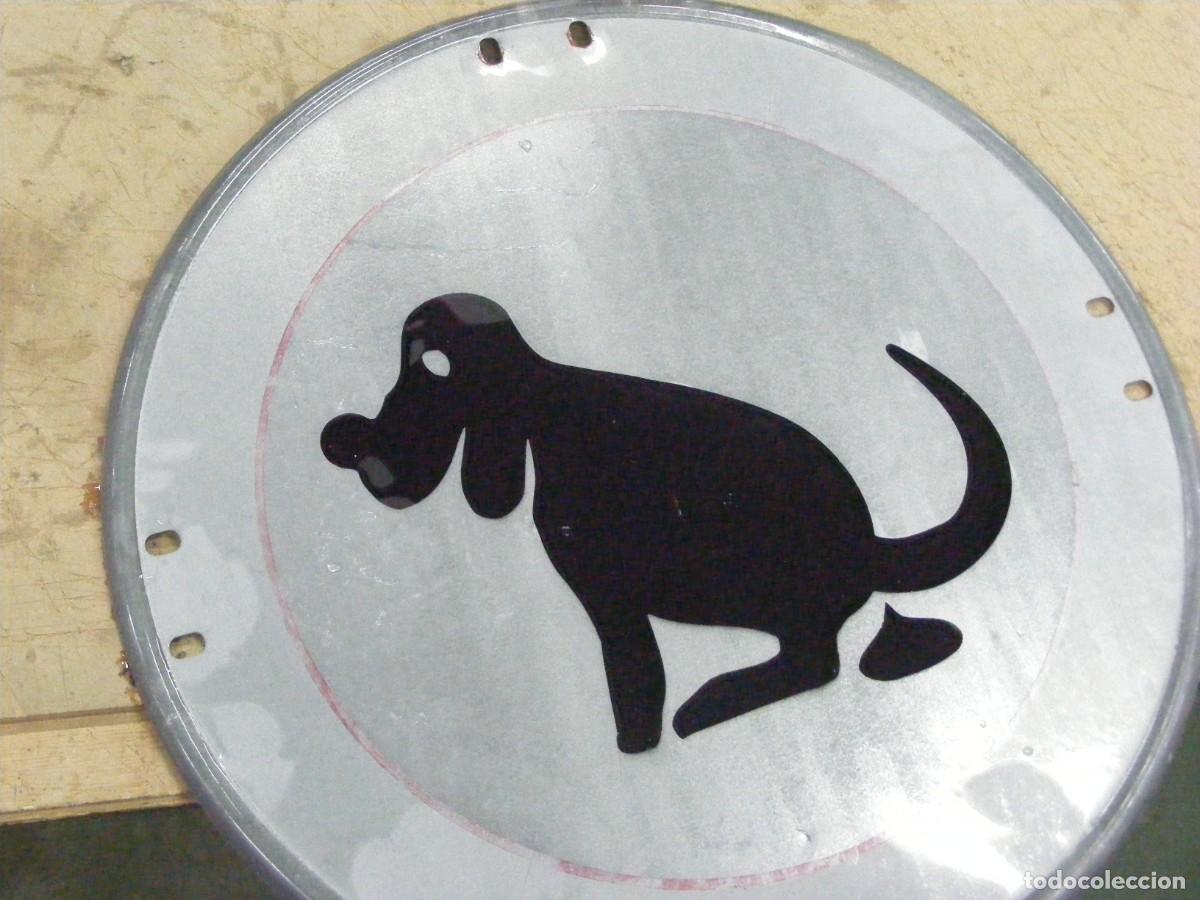 Posters: Tres Se&ntilde;ales prohibido perros 49cm Ver texto