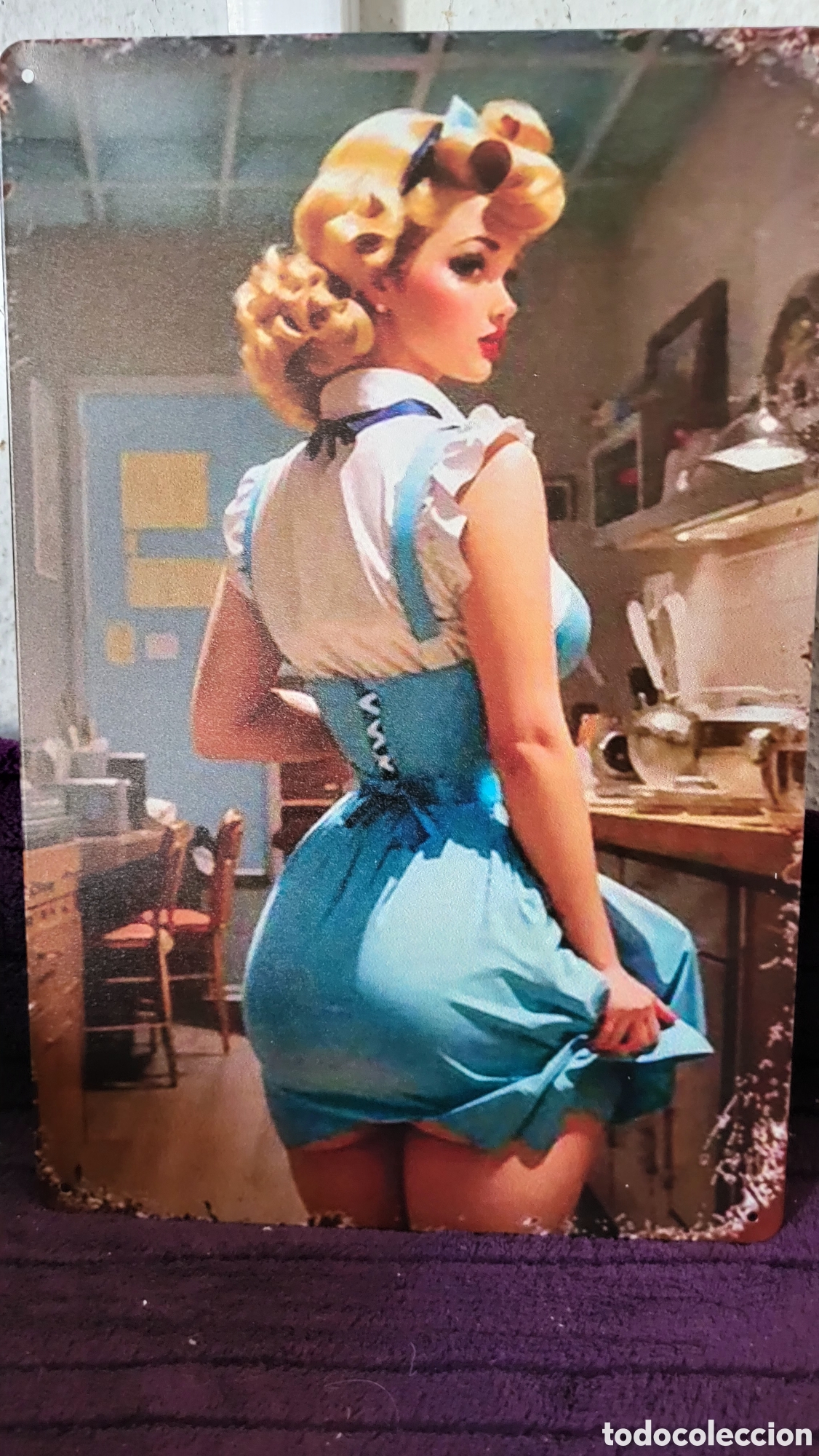 Affiches: Cartel met&aacute;lico chica estilo vintage