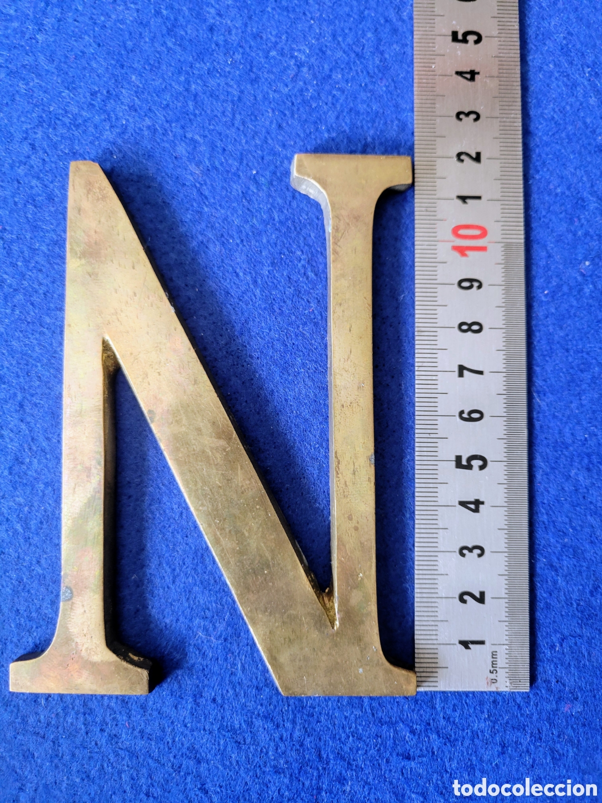 Carteles: LETRA ( N ) DE LATON 11.80 cm. - Foto 1