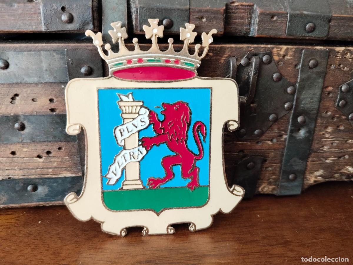 Carteles: Escudo de Badajoz. En lat&oacute;n. - Foto 1