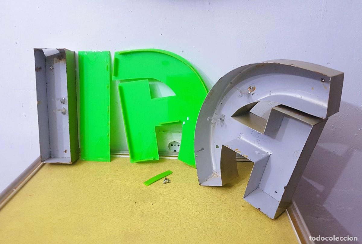 Carteles: LETRAS &rdquo;I&rdquo; &rdquo;A&rdquo; DE R&Oacute;TULO COMERCIAL EN ALUMINIO Y METACRILATO - Foto 2